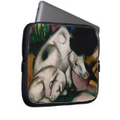 Schweine, c.1912 (Öl auf Leinwand) Laptopschutzhülle (Vorne Rechts)