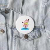 Schweine in der Yoga-Fitness Button (Beispiel)