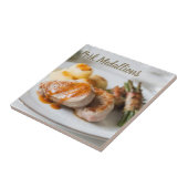 Schweinefleischmedaillons tenderloin mit Kartoffel Fliese (Seite)