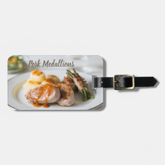 Schweinefleischmedaillons tenderloin mit Kartoffel Gepäckanhänger (Vorderseite horizontal)