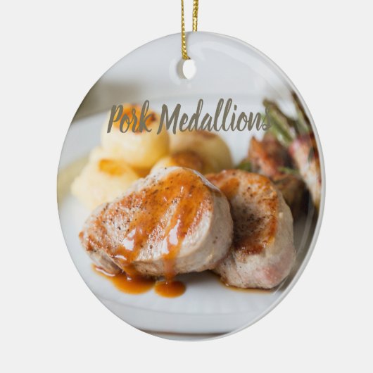 Schweinefleischmedaillons tenderloin mit Kartoffel Keramik Ornament (Links)