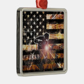 Schweißzangen und Flammen Ornament Aus Metall (Rechts)