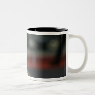 SCHWEIZ, GENF: 75. jährliche Genfer Auto 2 Zweifarbige Tasse