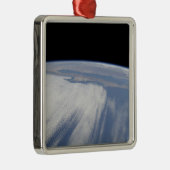 Schwere Wolkendecke über den Pazifik Silbernes Ornament (Rechts)