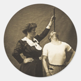 Schwert-Schlucht und Ehefrau Vintag Sideshow Freak Runder Aufkleber