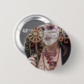 Schwester Sara Femme Fatale Button (Vorne & Hinten)