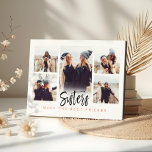 Schwestern machen die besten Freunde Foto Collage  Fotoplatte<br><div class="desc">Ein besonderes und unvergessliches Geschenk für Schwestern und Fotos. Das Design verfügt über ein 5-Foto-Collage-Layout, mit dem fünf eigene Fotos angezeigt werden können. "Sisters" ist in einem stilvollen schwarzen Pinsel-Skript moderne Kalligrafie mit "die besten Freunde machen" in einem modernen typografischen Design. Schicken Sie sich und Ihren Schwestern ein unvergessliches Geschenk,...</div>