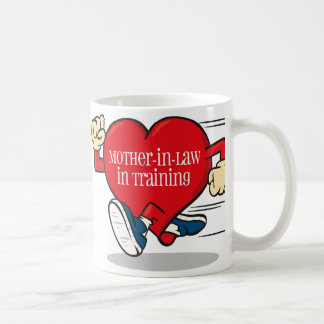 Schwiegermutter in der Trainings-Tasse Kaffeetasse