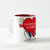 Schwiegermutter in der Trainings-Tasse Zweifarbige Tasse (Vorderseite Links)