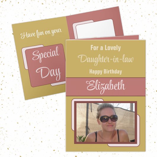 Schwiegertochter geben Foto goldfarbenen Geburtsta Karte