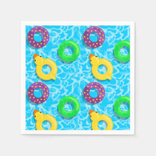 Schwimmbad voll serviette
