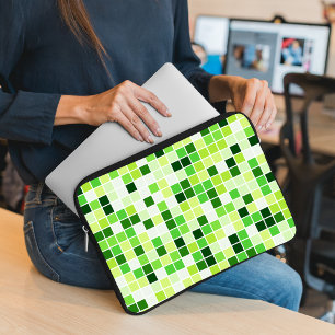 Schwimmbecken, grüne Mosaikfliesen, geometrisches  Laptopschutzhülle
