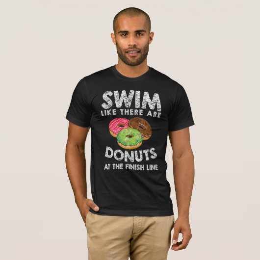 Schwimmen, als gäbe es Donuts an der finnischen Li T-Shirt (Vorne ganz)