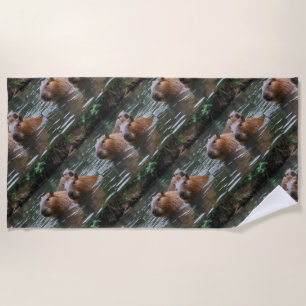 Schwimmen der Capybaras im Fluss,  Strandtuch