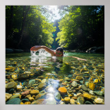 Schwimmen im klaren Wasser