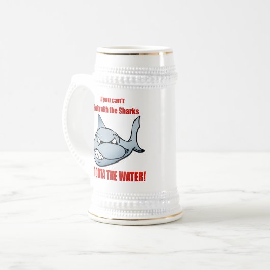 Schwimmen mit den Haifischen Bierglas (Vorderseite Links)