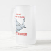 Schwimmen mit den Haifischen Mattglas Bierglas (Vorderseite Links)