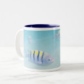 Schwimmen mit der Fisch-Tasse Zweifarbige Tasse (Vorderseite Links)