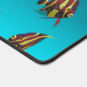 Schwimmen mit Fischen Schreibtischunterlage (Ecke)