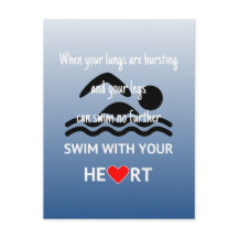 Schwimmen mit Ihrem Herzen inspirierende Postkarte