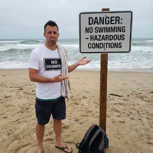 Schwimmen verboten Schild Fette schwarze und weiße T-Shirt