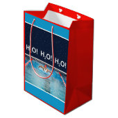 Schwimmen Weihnachts Mittlere Geschenktasche Geschenktüte (Rückseite Schrägansicht)