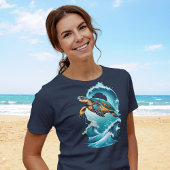 Schwimmen zwischen den Wellen T-Shirt