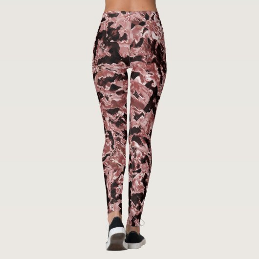 Schwimmende Kupfer- oder Felsschaufeln über dunkel Leggings (Rückseite)