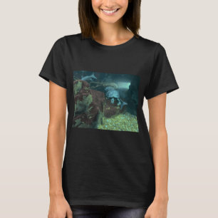 Schwimmende Schildkröte unter Wasser im Tennessee  T-Shirt