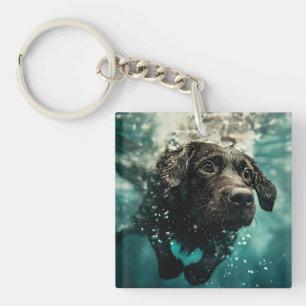 Schwimmender Labrador Welpe Unterwasser Design Schlüsselanhänger