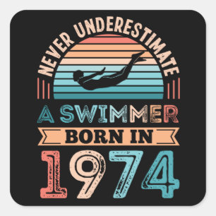 Schwimmer geboren 1974 50. Geburtstag Quadratischer Aufkleber