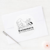 Schwimmer machen das mit Schlagstöcken Runder Aufkleber (Umschlag)