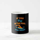 Schwimmer Pech im Pool Kaffeetasse (Mittel)