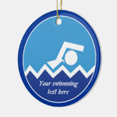 Schwimmgeschenke, Schwimmer auf einem blauen Kreis Keramik Ornament (Links)