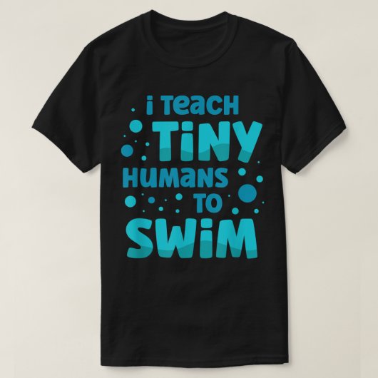 Schwimmlehrerin ich winzige Menschen beim Schwimme T-Shirt (Design vorne)