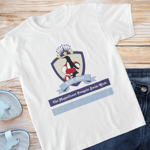 Schwimmverein-Wappen Süßer Cartoon-Pinguin T-Shirt