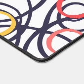 Schwindel-Doodle-Kreise auf weiß Schreibtischunterlage (Ecke)