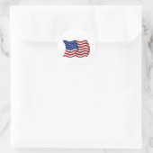 schwingende amerikanische Flagge Runder Aufkleber (Tasche)