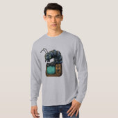 Sci-Fi Insekt Retro-Tech Langarmshirt T-Shirt (Vorne ganz)