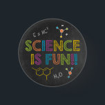 Science Birthday Party | Wissenschaft ist Spaß Button<br><div class="desc">Science Birthday Party | Science is Fun Button - Setzen Sie Ihren Labrador auf und machen Sie sich bereit für explosive Unterhaltung! Es ist die perfekte dekorative Touch für Ihr Party. Kein Test oder Experiment nötig, diese Taste übergibt sie alle mit fliegenden Farben. Dieser Funky Button ist Teil unserer Sammlung...</div>