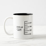 Science Labrador Beaker Personalisierte weiße Tass Zweifarbige Tasse<br><div class="desc">Für den Wissenschaftsliebhaber in Ihrem Leben. Diese 10 oz Tasse ist wie ein Stück Laborgläser mit Abschlüssen für einen 250 ml Becher vergleichbarer Größe gefertigt. Sie können es sogar mit Ihren Initialen oder Namen personalisieren, genau wie in einem Labrador. Design wird vorne und hinten wiederholt. Gute Idee für Lehrer oder...</div>