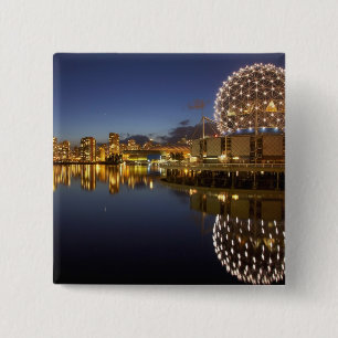 Science World und CBD, gespiegelt in False Creek, Button
