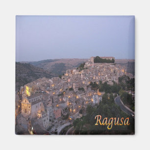 SCL072 RAGUSA by Night, Sizilien, Italien, Kühlsch Magnet