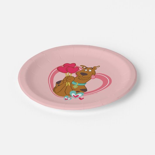 Scooby-Doo Holding Heart Lolipops Pappteller (Schrägansicht)