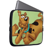 Scooby-Doo lying Down Laptopschutzhülle (Vorne Rechts)