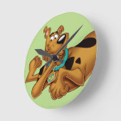 Scooby-Doo lying Down Runde Wanduhr (Winkel)