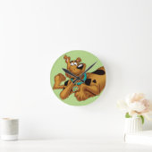 Scooby-Doo lying Down Runde Wanduhr (Zuhause)