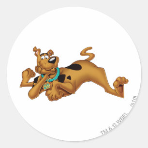 Scooby-Doo lying Down Runder Aufkleber