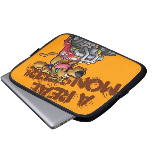 Scooby Doo Monster Truck Laptopschutzhülle (Vorne Knopf)