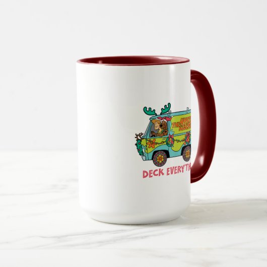 Scooby-Doo & Shaggy In The Holiday Mystery Machine Tasse (VorderseiteRechts)